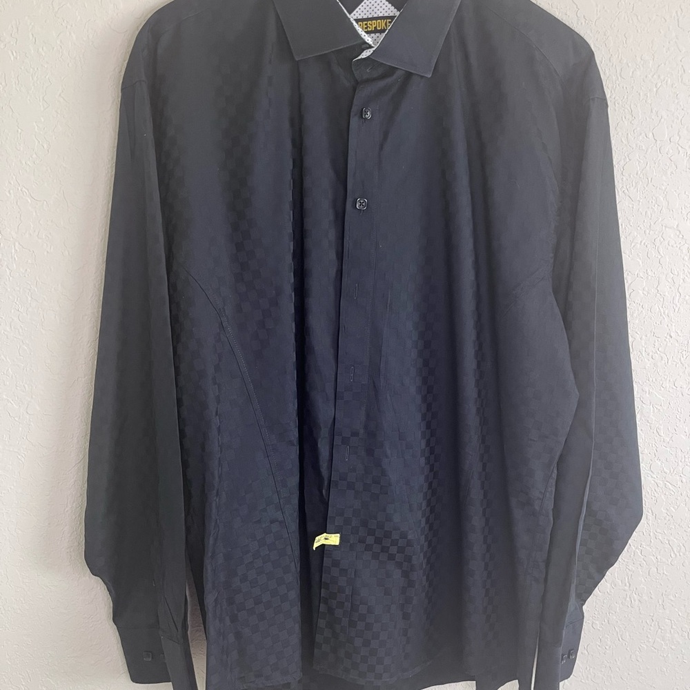 BESPOKE Men’s long sleeve button down dress shirt